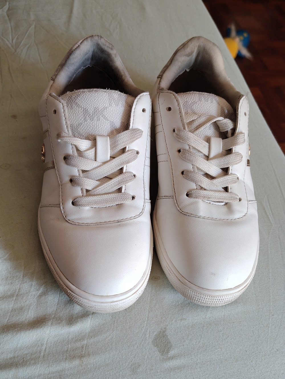 Men's White Casual Lace-Up Sneakers